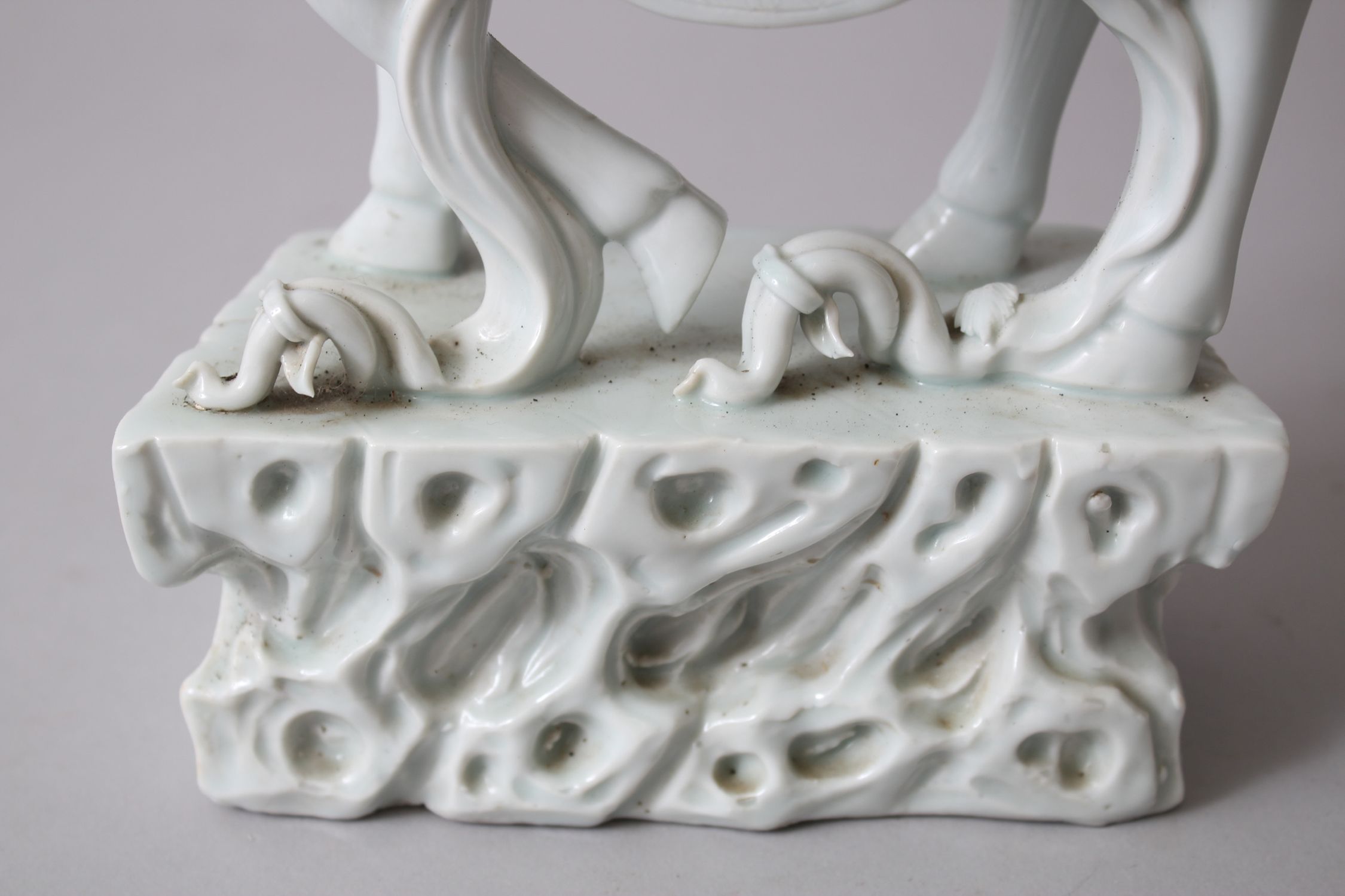 A GOOD 19TH CENTURY CHINESE CHINE DE BLANC PORCELAIN FIGURE OF A DEER, stood upon a rock formed base - Image 6 of 8