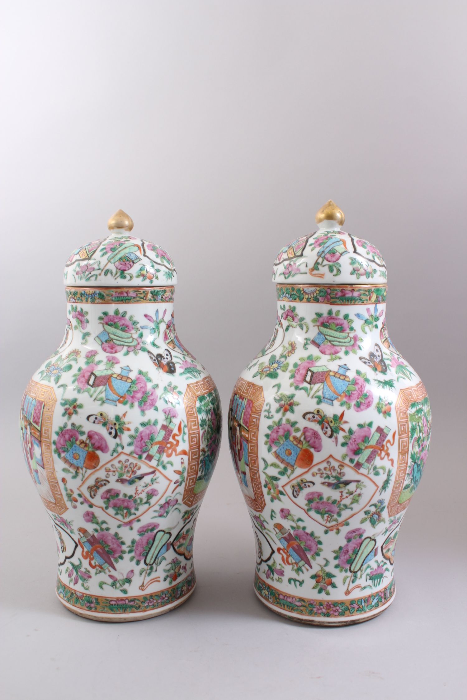 A GOOD PAIR OF 19TH CENTURY CHINESE CANTONESE VASES & COVERS, decorated with panels of birds and - Image 4 of 7