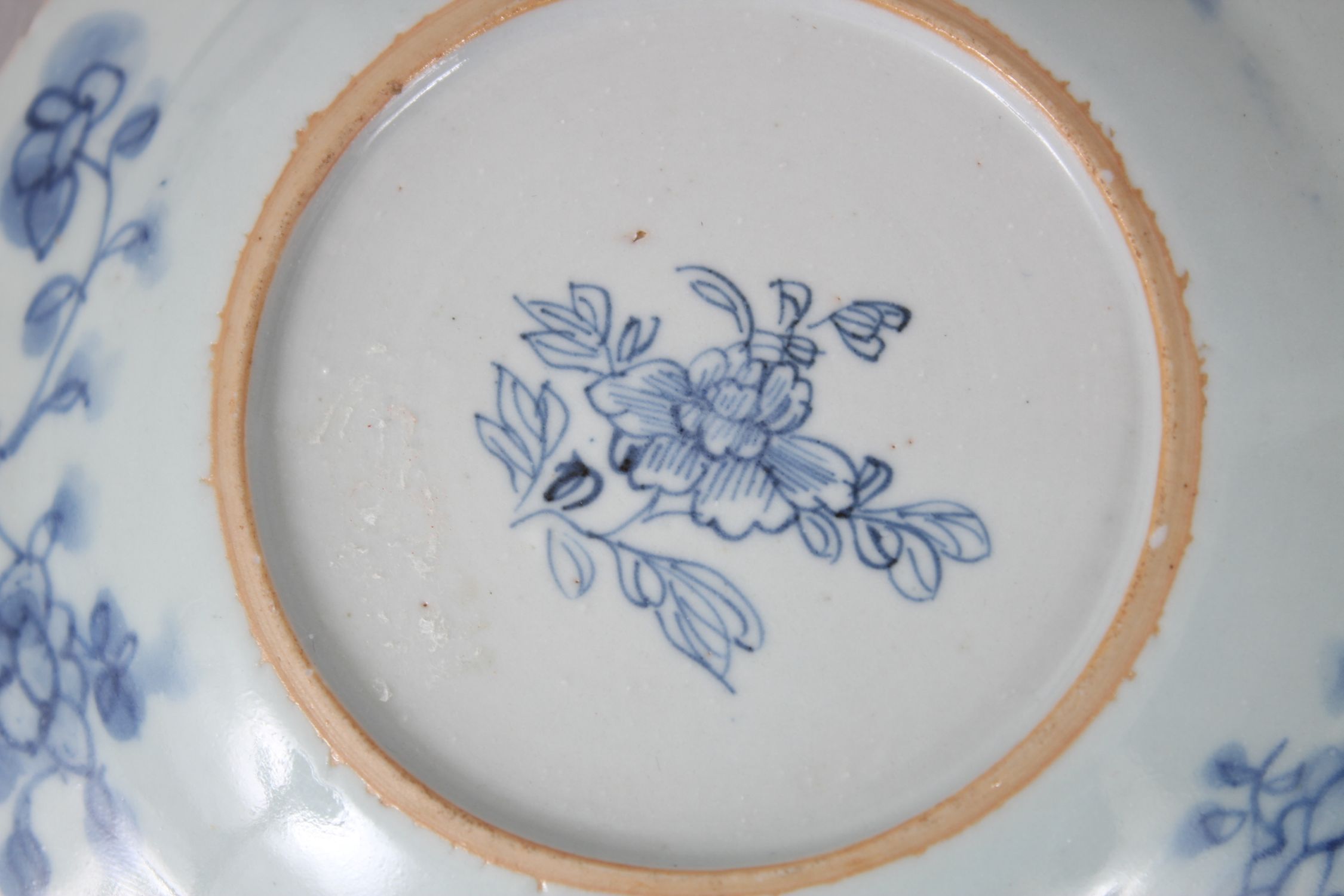 A SET OF SIX 19TH CENTURY CHINESE BLUE & WHITE SAUCERS, each decorated with scenes of figures within - Image 7 of 9