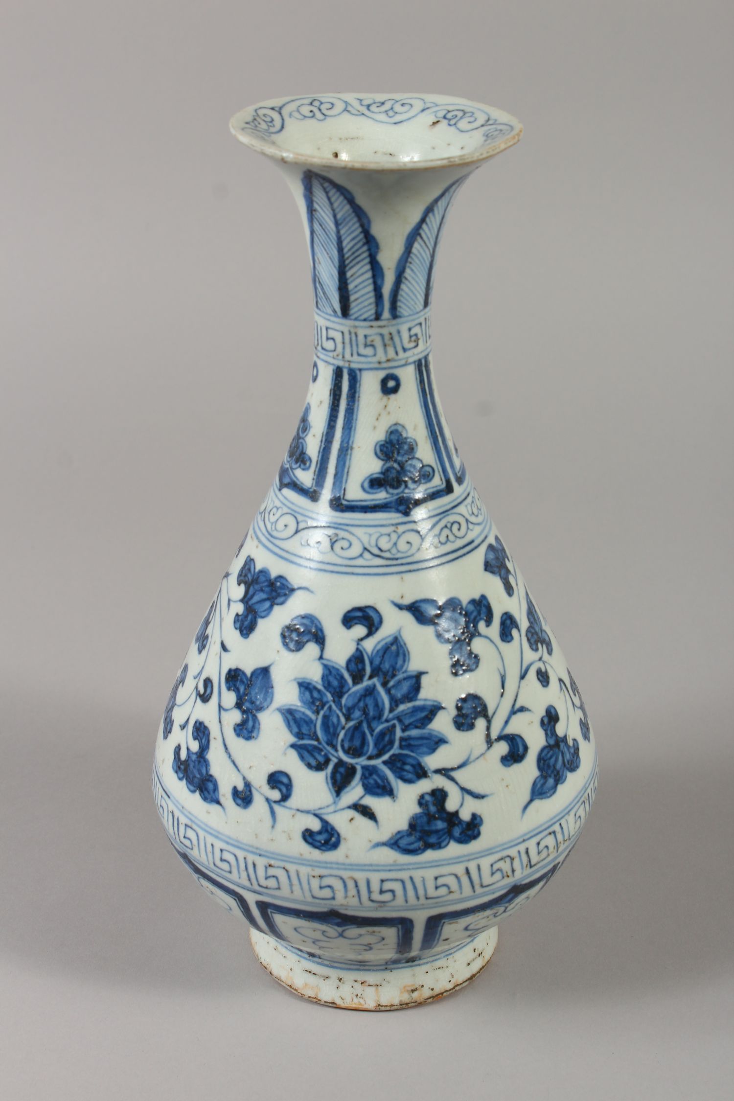 A CHINESE YUAN STYLE BLUE & WHITE YUHUCHUNPING PORCELAIN VASE, decorated with a wide band of - Image 3 of 6