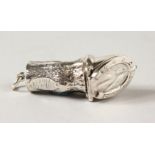 A SILVER HOOF VESTA CASE.