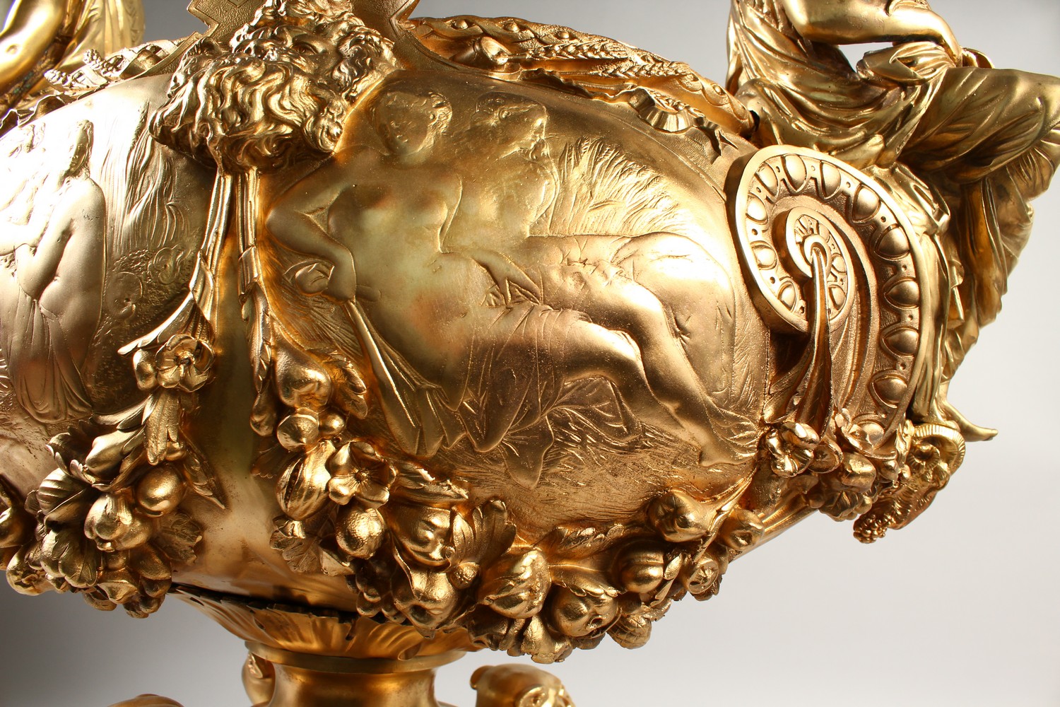 A LARGE AND IMPRESSIVE GILT BRONZE CENTRPIECE, the handles formed as classical female figures, on - Image 4 of 7