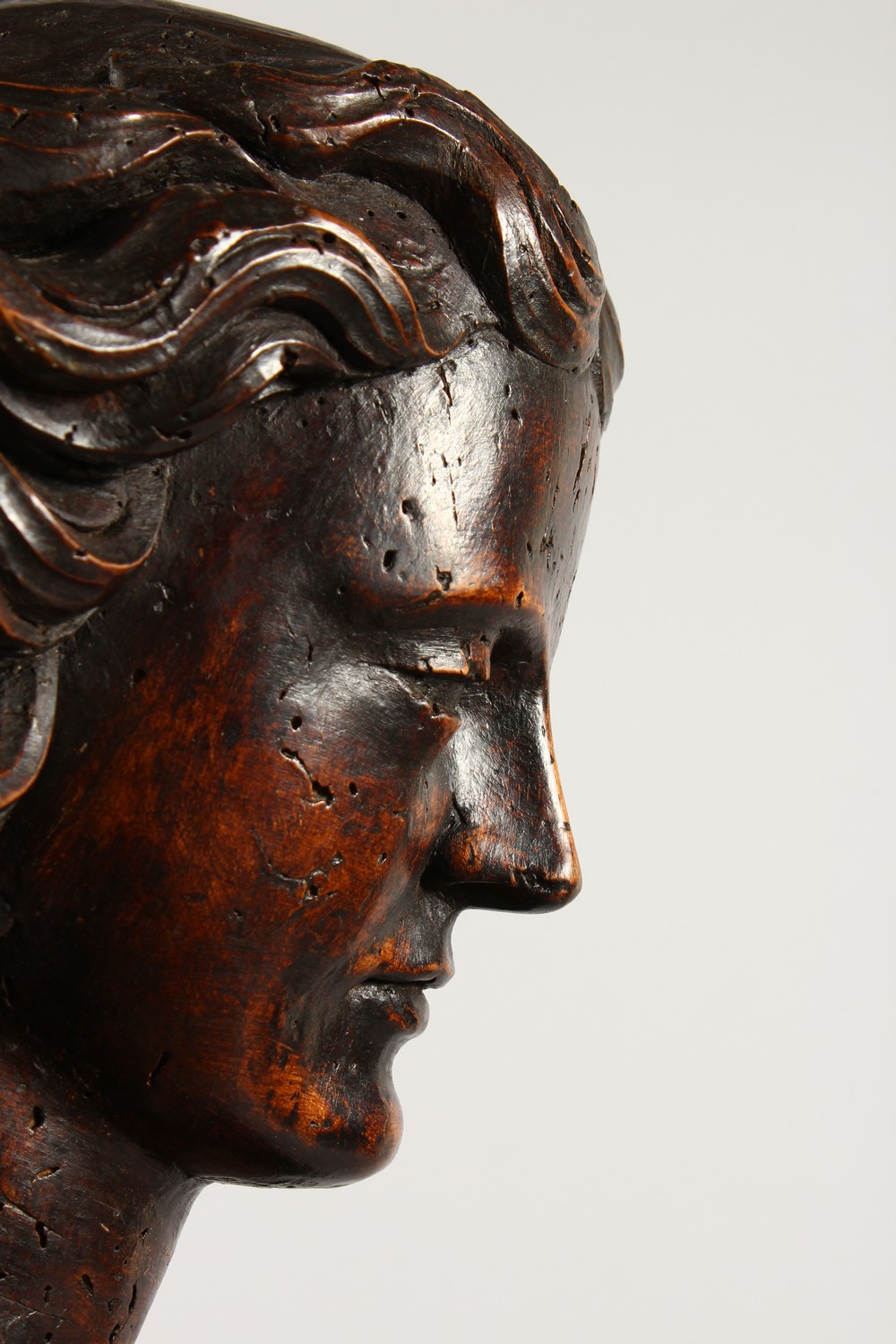 A 17TH - 18TH CENTURY ITALIAN CARVED FRUITWOOD ANGEL, half length. 74cms high. - Image 13 of 21
