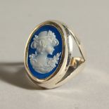 A SILVER AND CAMEO RING.