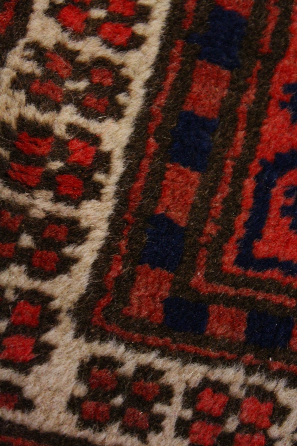 A PERSIAN RUG, dark blue ground, geometric motifs in a multiple border. 195cms x 110cms. - Image 6 of 8