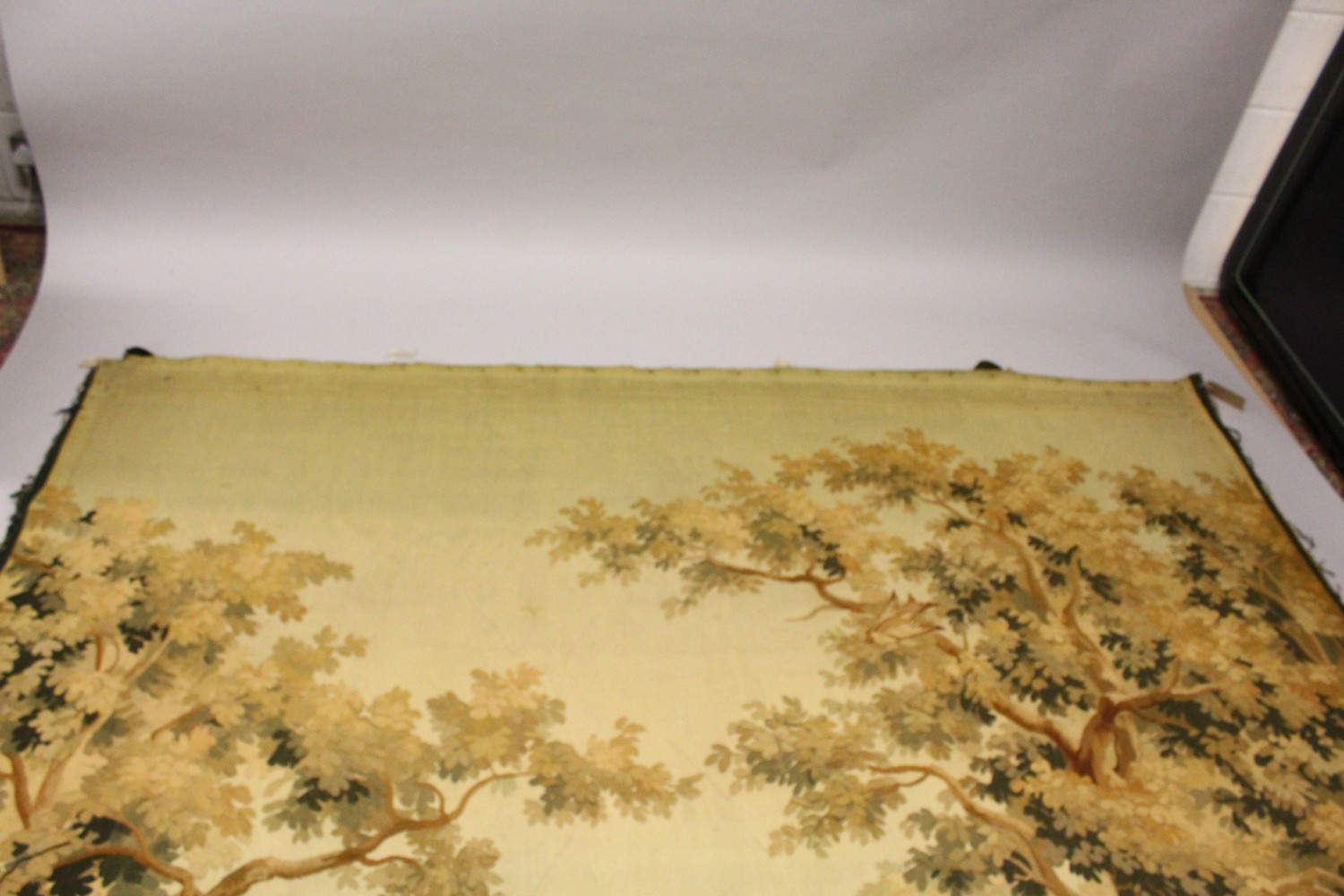 A GOOD LARGE LATE 19TH CENTURY TAPESTRY PICTURE, depicting a courting couple and other figures in - Image 14 of 16