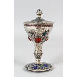 A SMALL 18TH CENTURY INDIAN LUCKNOW SILVER CUP AND COVER, with blue enamel decoration set with