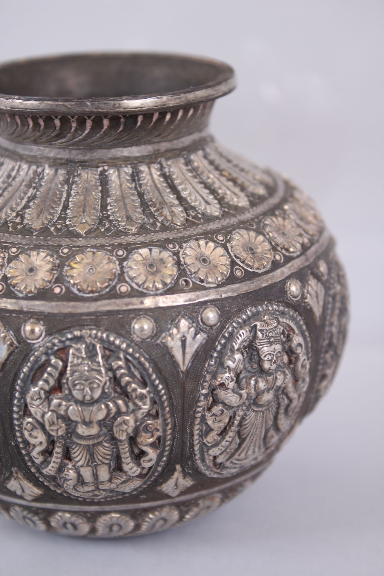 FOUR SMALL PIECES OF INDIAN AND OTHER SILVER including a pair of circular bowls. - Image 4 of 6