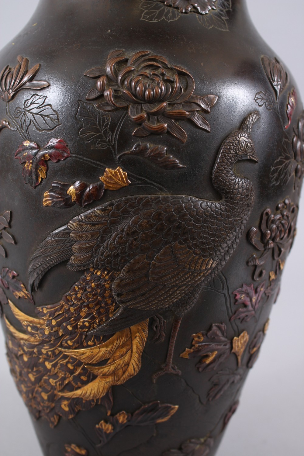 A GOOD JAPANESE MEIJI PERIOD BRONZE & MIXED METAL ONLAID VASE, depicting scenes of a peacock stood - Image 5 of 8