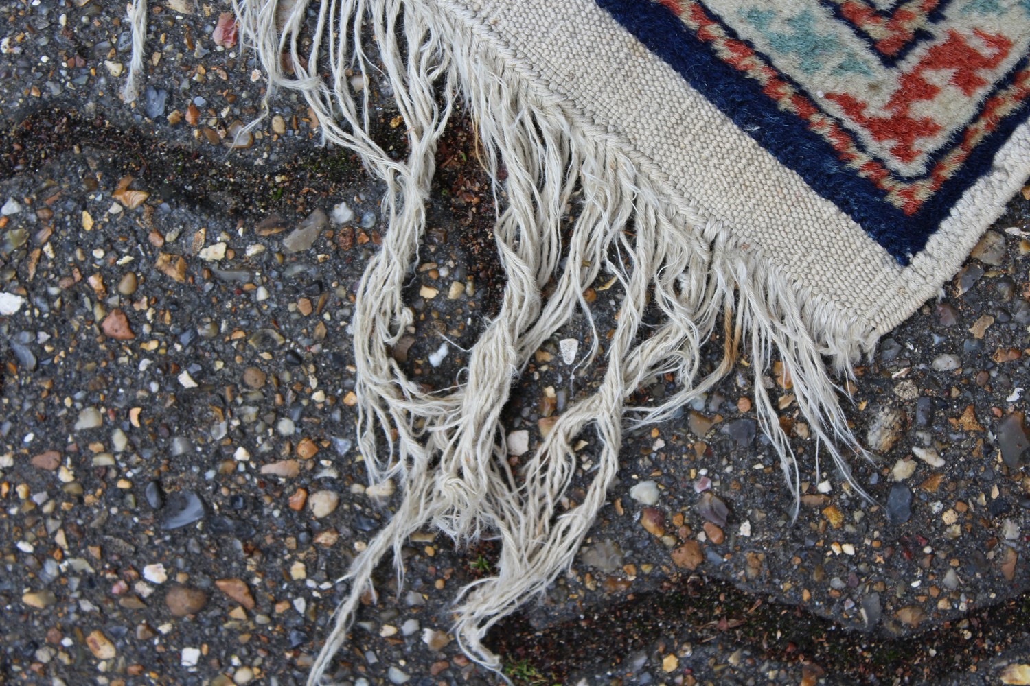 A PERSIAN RUG, pale blue ground, with four large motifs and stylised bird decoration. 152cm x - Image 4 of 8