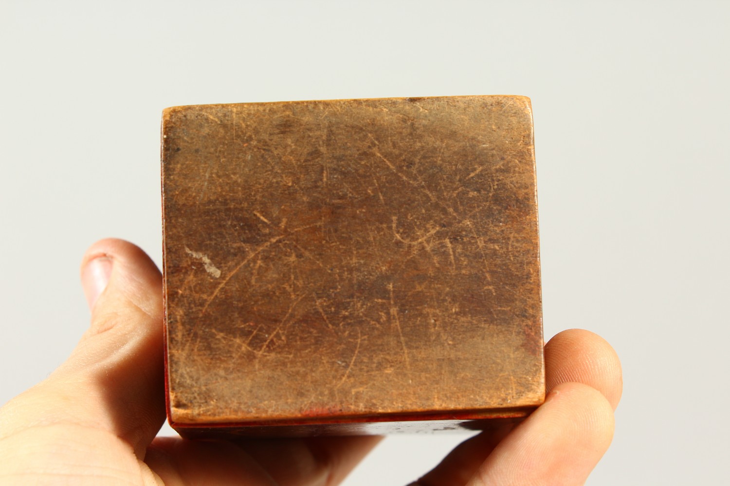 AN INLAID WOODEN SQUARE CARD BOX. - Image 7 of 8