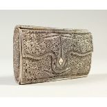 A GOOD QUALITY INDIAN SILVER FILIGREE FOLDING PURSE. 9cms long.