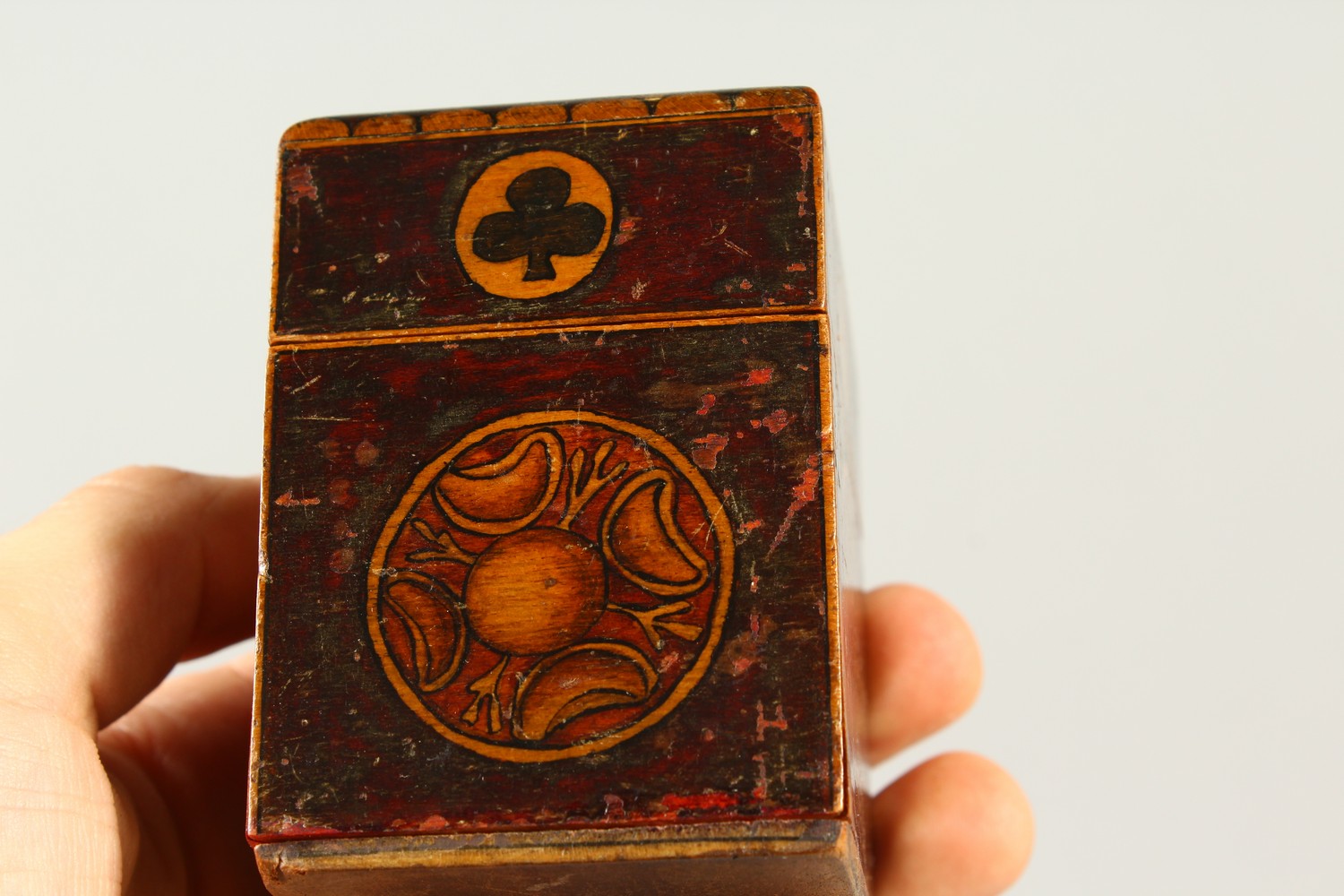 AN INLAID WOODEN SQUARE CARD BOX. - Image 5 of 8