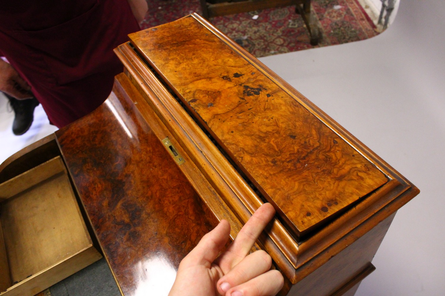 A GOOD VICTORIAN FIGURED WALNUT PIANO TOP DAVENPORT, with rising top, pull out writing surface, four - Image 27 of 35