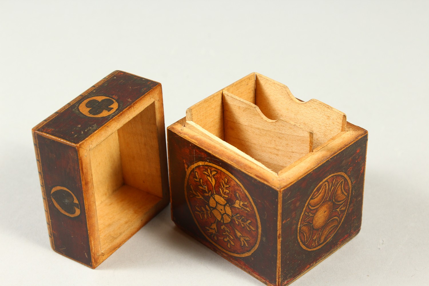 AN INLAID WOODEN SQUARE CARD BOX. - Image 8 of 8