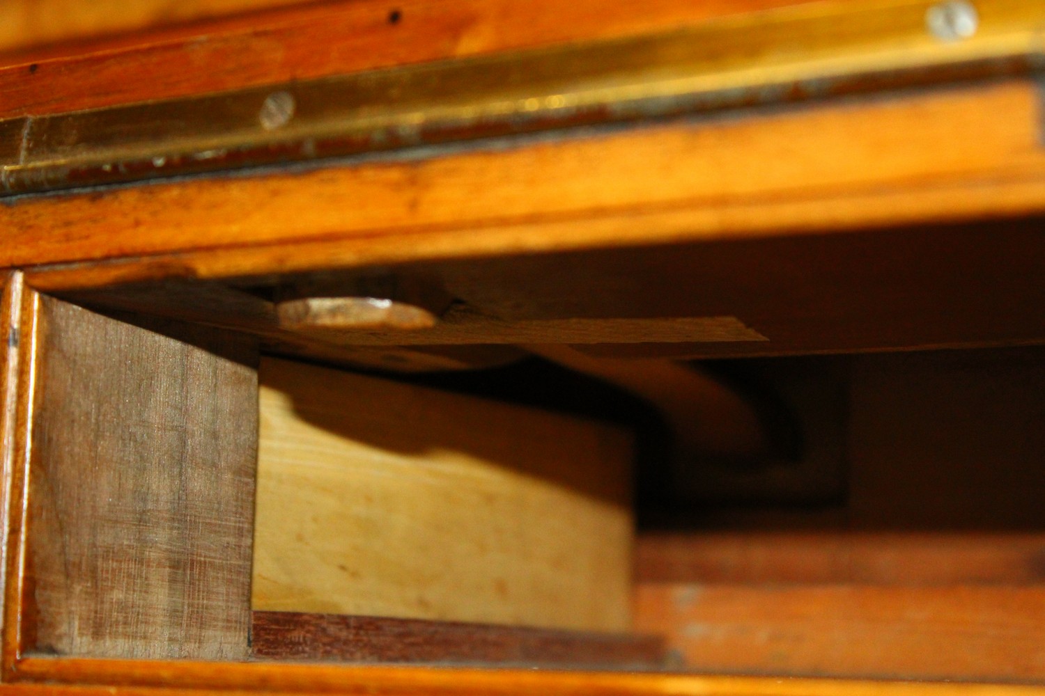 A GOOD VICTORIAN FIGURED WALNUT PIANO TOP DAVENPORT, with rising top, pull out writing surface, four - Image 28 of 35