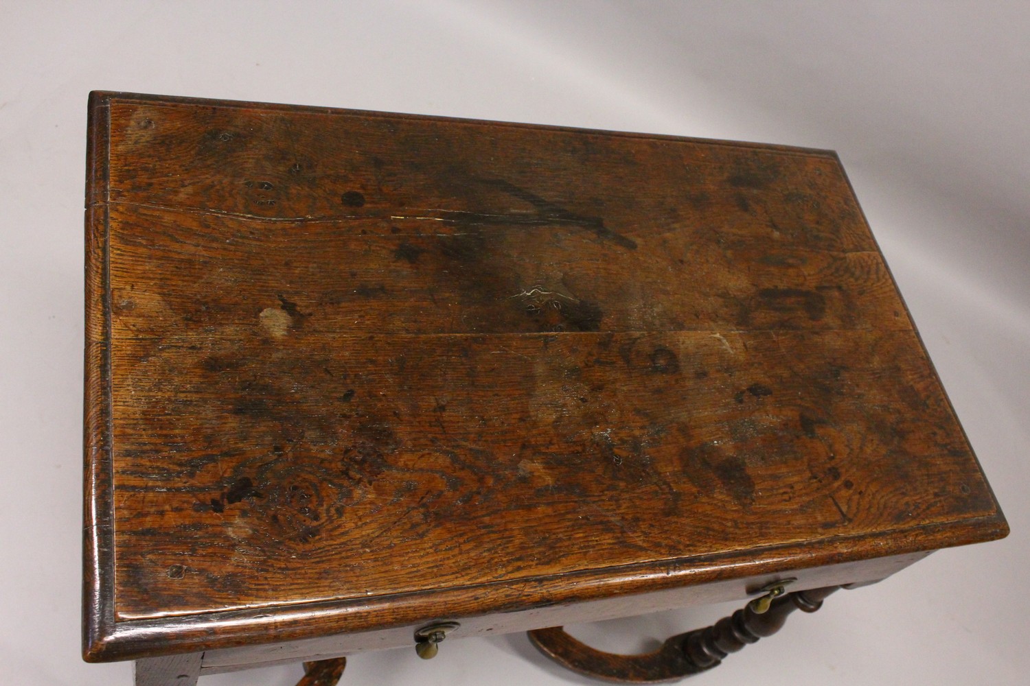 AN 18TH CENTURY OAK SIDE TABLE, with one long drawer, on turned legs united by an "X" shape - Image 3 of 14