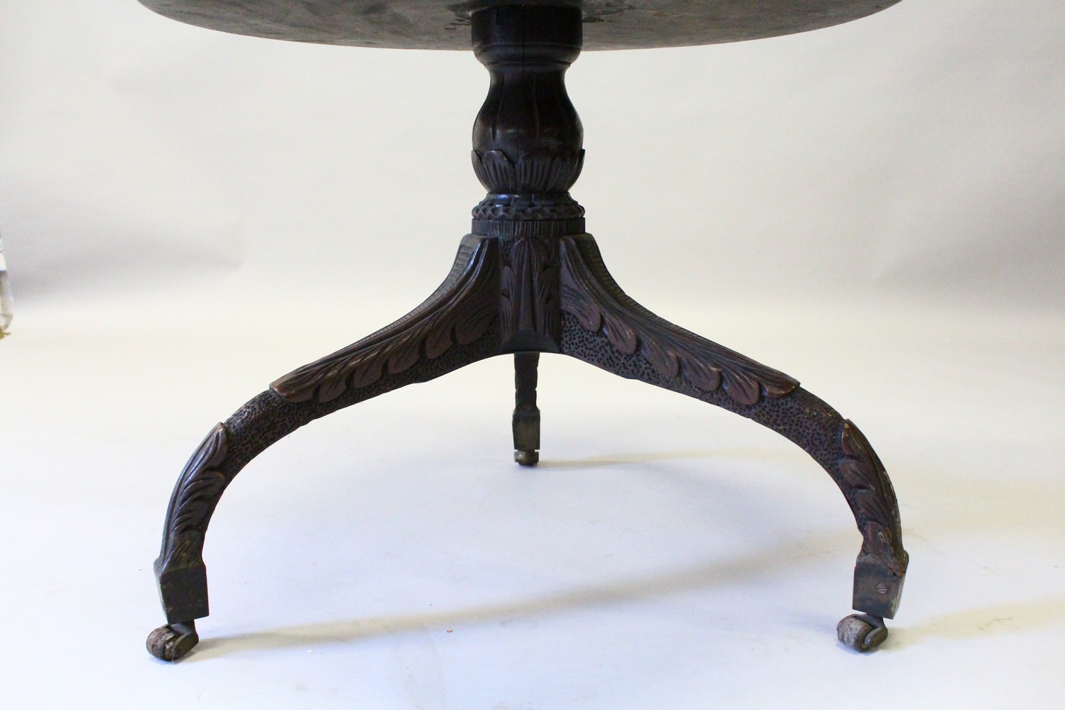 A GEORGE III MAHOGANY CARVED THREE TIER DUMB WAITER with centre column support ending in tripod - Image 7 of 8