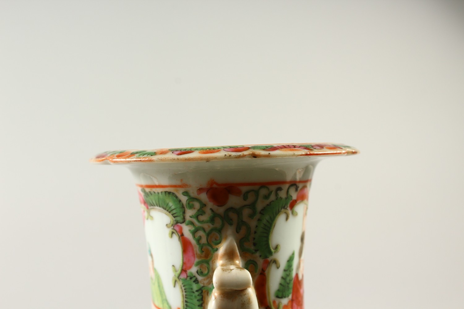 A 19TH CENTURY CHINESE CANTON PORCELAIN VASE, decorated with scenes of figures interior and floral - Image 6 of 8