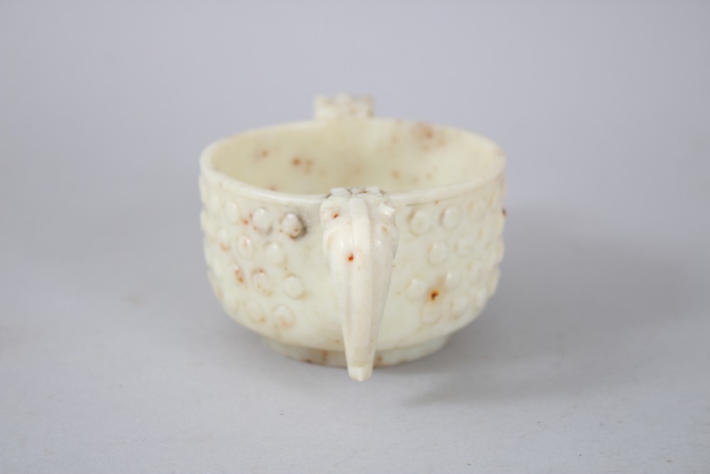 A 20TH CENTURY CHINESE ARCHAIC STYLE JADE / SOAPSTONE MING STYLE CUP, 13.5cm wide including handles, - Image 2 of 6