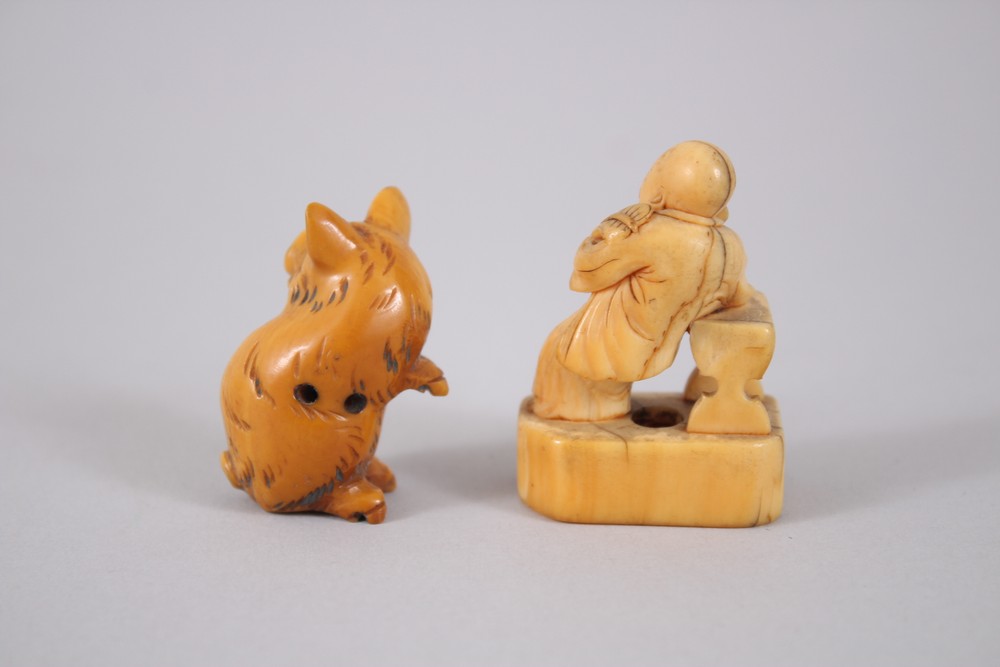 A GOOD JAPANESE EDO PERIOD IVORY NETSUKE OF A SAGE, 4cm high x 3.2cm wide, together with a carved - Image 3 of 4