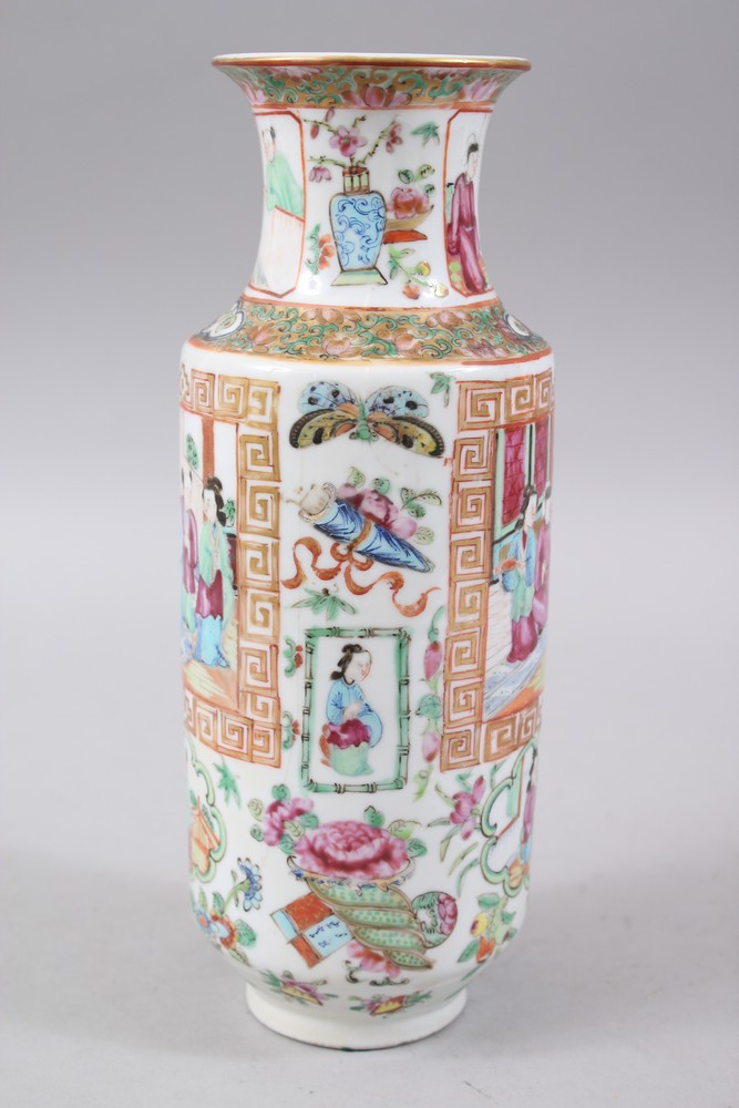 A 19TH CENTURY CHINESE CANTON FAMILLE ROSE PORCELAIN ROULEAU PORCELAIN VASE, decorated with - Image 4 of 5