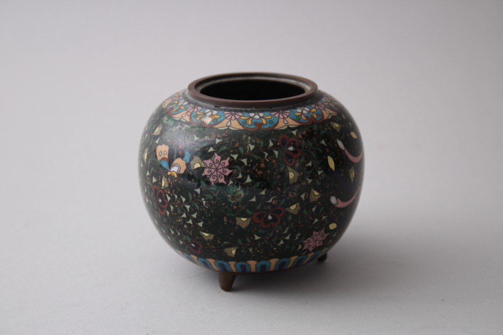 A JAPANESE MEIJI PERIOD CLOISONNE KORO, decorated with a gold dust ground surrounded with floral - Image 2 of 5