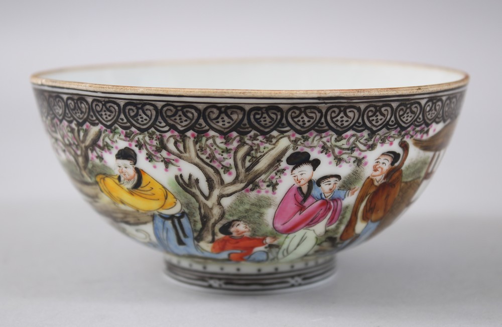 A 20TH CENTURY CHINESE FAMILLE ROSE EGSHELL PORCELAIN BOWL , the body of the bowl decorated with