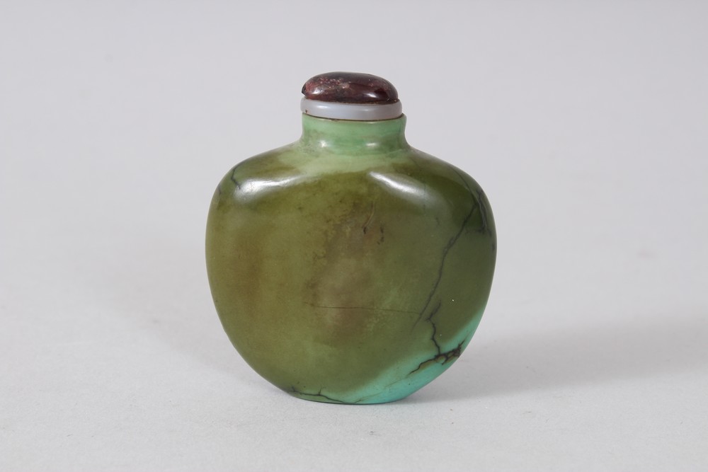 A GOOD 19TH / 20TH CENTURY CHINESE TURQUOISE STONE SNUFF BOTTLE, of ovoid shape, 5.5cm high x 4. - Image 2 of 3