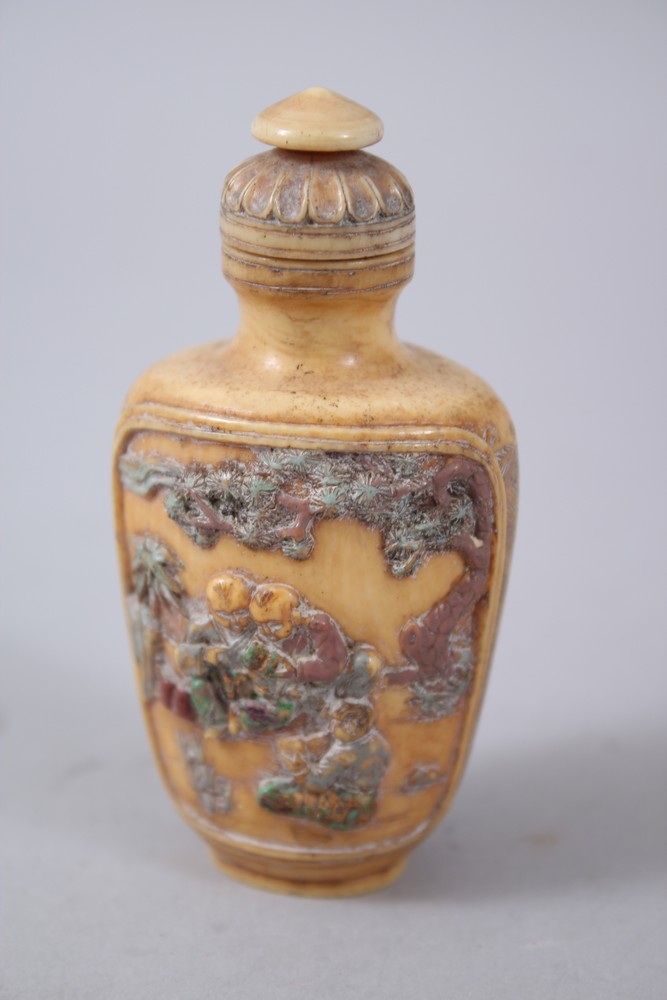 A VERY GOOD 19TH CENTURY CHINESE CARVED IVORY AND POLYCHROMED DECORATION SNUFF BOTTLE, the body of - Image 3 of 4