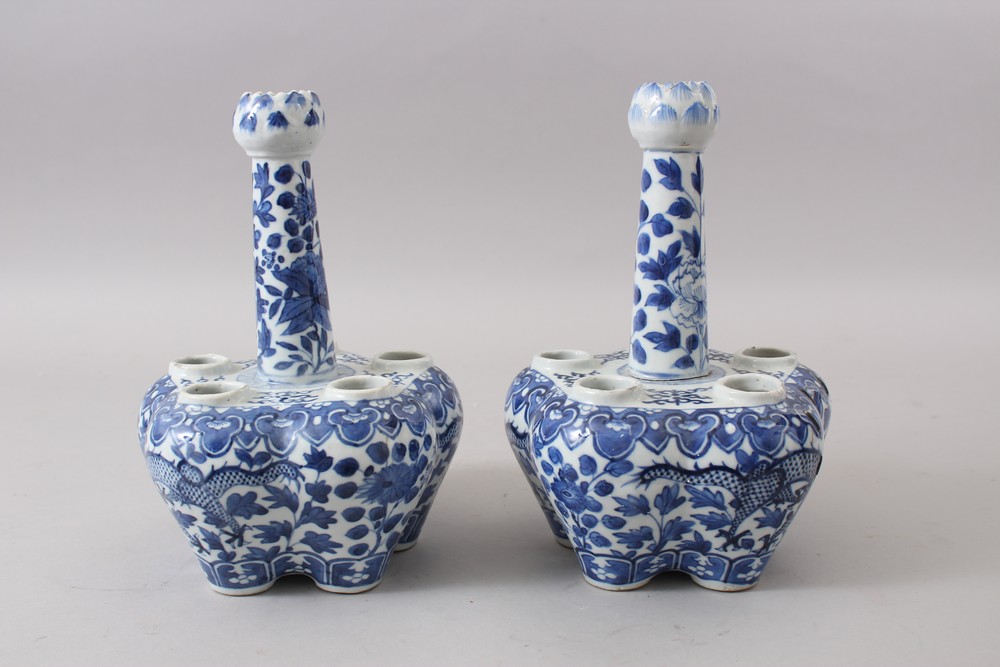 A PAIR OF 19TH CENTURY CHINESE BLUE & WHITE PORCELAIN TULIP HEAD BOTTLE VASES, both decorated with - Image 4 of 9