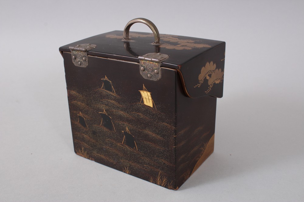 A GOOD JAPANESE MEIJI PERIOD LACQUER CHEST, the gold lacquer decoration depicting scnes of pine - Image 5 of 5