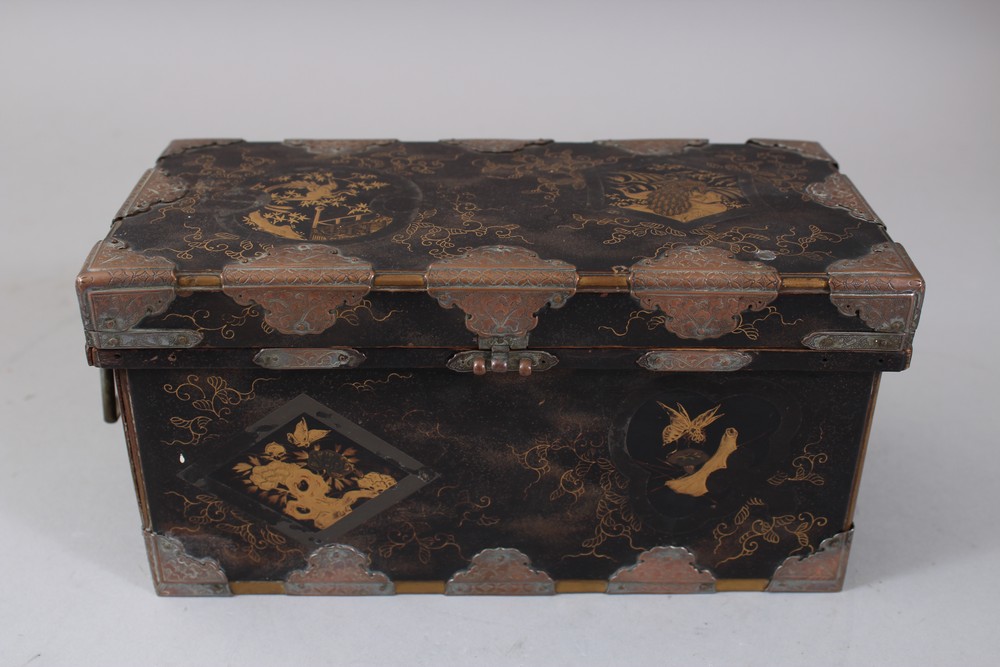 A JAPANESE LATE MEIJI PERIOD LACQUER LIDDED BOX, with a hinged lid, metal mounts, and decorated with - Image 2 of 4