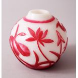 A GOOD CHINESE PEKING GLASS VASE, with highlighted relief floral spray decoration upon white ground,
