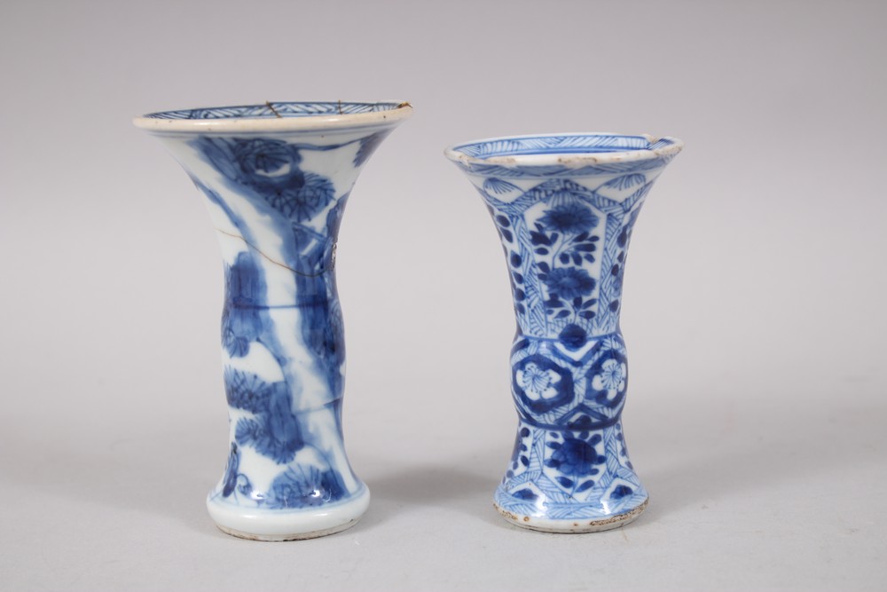TWO SMALL CHINESE KANGXI BLUE & WHITE PORCELAIN GU VASES, 10CM & 9 CM - Image 2 of 4