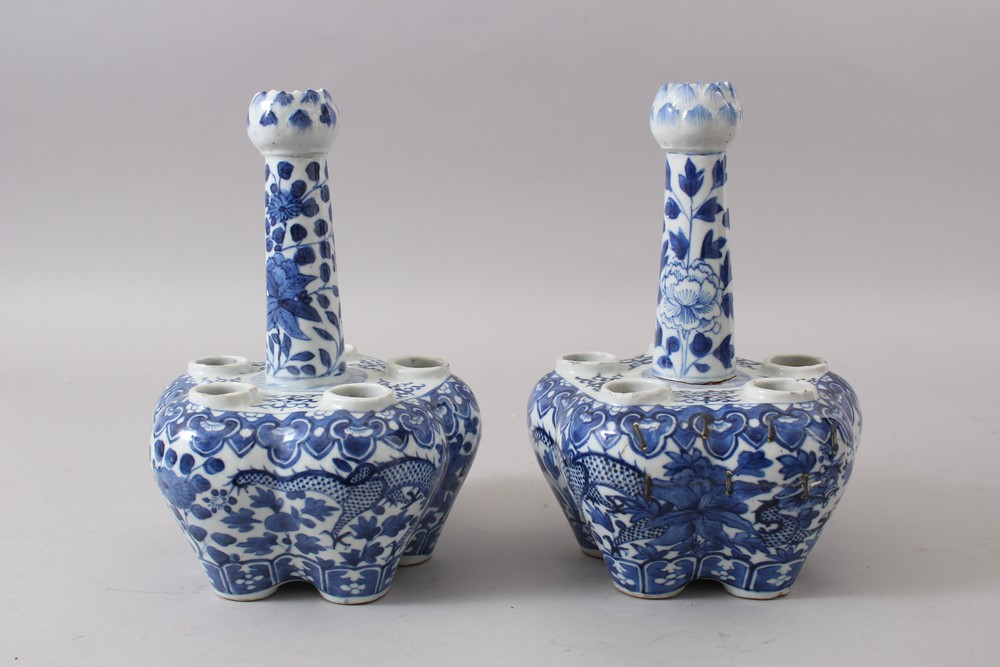 A PAIR OF 19TH CENTURY CHINESE BLUE & WHITE PORCELAIN TULIP HEAD BOTTLE VASES, both decorated with - Image 3 of 9