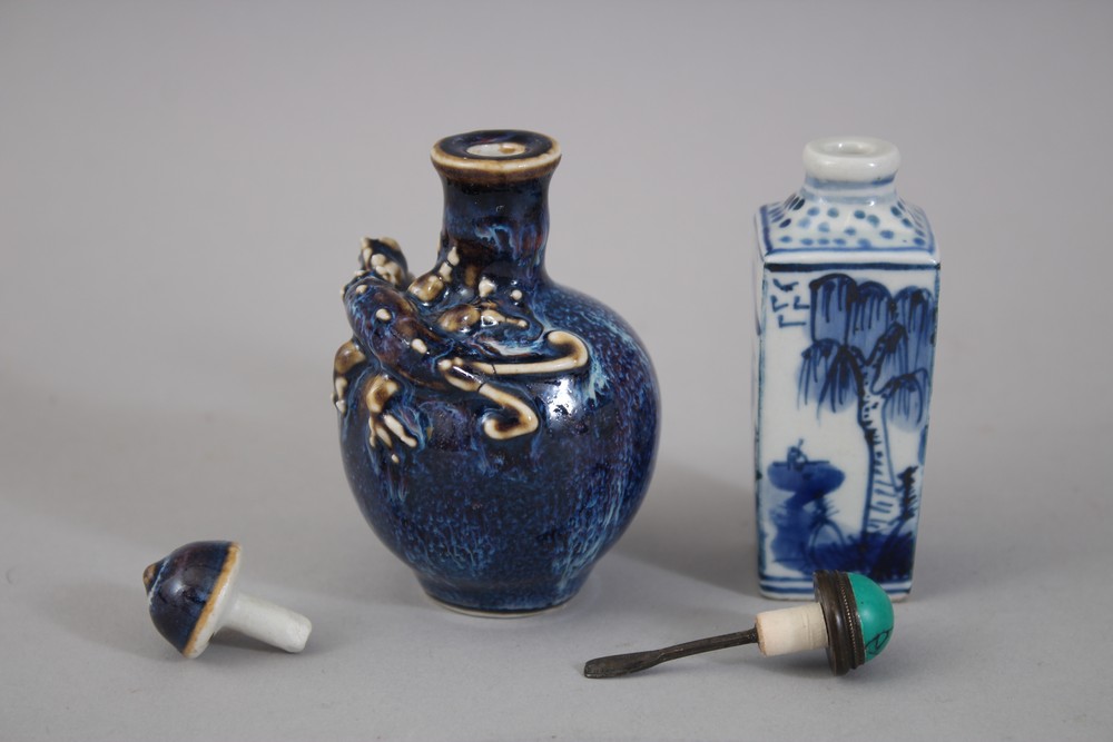 TWO CHINESE PORCELAIN SNUFF BOTTLES, one bottle shaped upon blue flambe style ground with a - Image 4 of 5