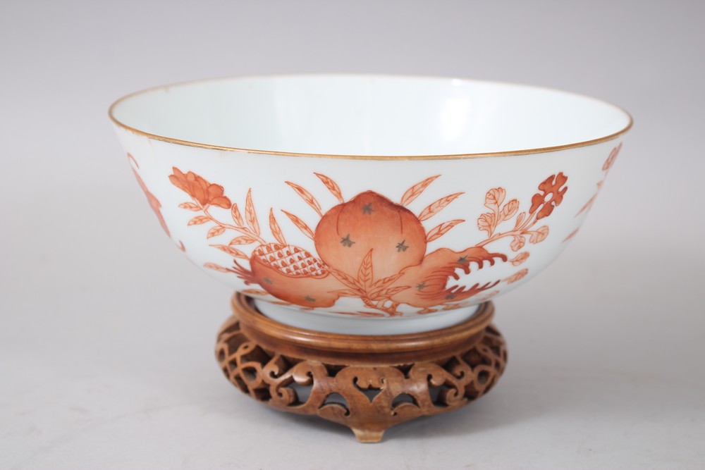 A GOOD 19TH CENTURY CHINESE IRON RED FAMILLE ROSE PORCELAIN BOWL & STAND, the bowl decorated to - Image 4 of 8