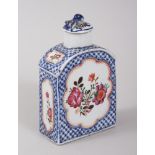AN 18TH / 19TH CENTURY CHINESE BLUE & WHITE FAMILLE ROSE PORCELAIN TEA CADDY, decorated with hatched