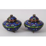 A PAIR OF JAPANESE LATE MEIJI / EARLY TAISHO PERIOD CLOISONNE KOROS & COVERS, the body of the