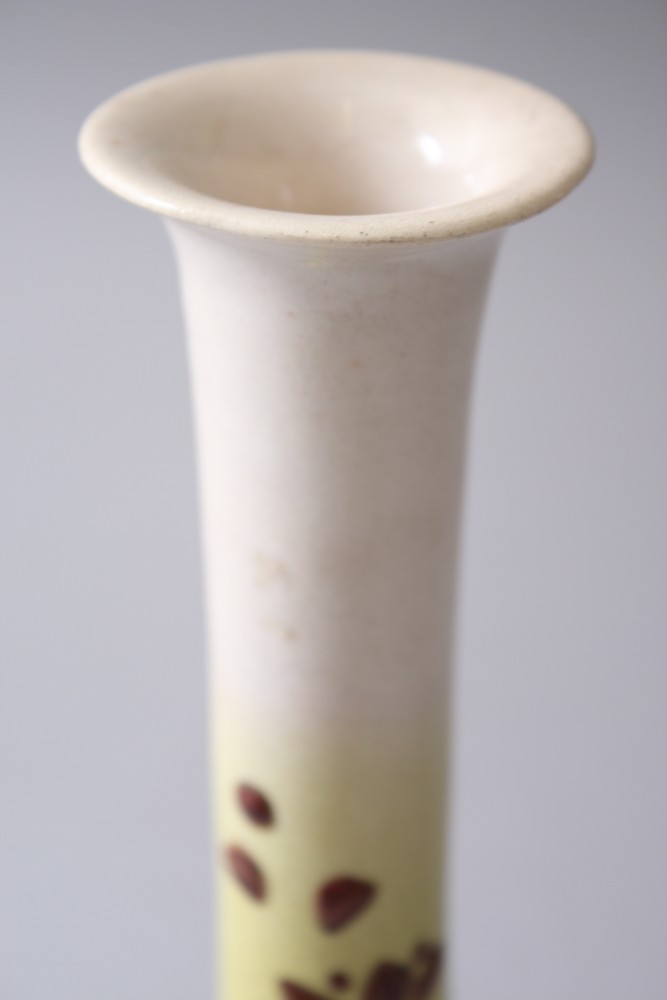 A JAPANESE MEIJI PERIOD PORCELAIN & LACQUER BOTTLE VASE, the lacquer decoration of birds and foliage - Image 5 of 6