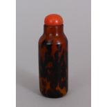 AN UNUSUAL 19TH CENTURY CHINESE AGATE STYLE GLASS SNUFF BOTTLE & CORAL STOPPER, 7.6cm high overall.