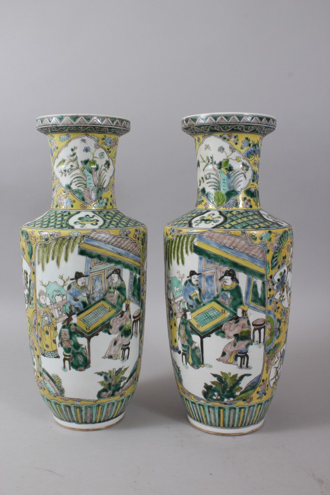 A PAIR OF 19TH CENTURY CHINESE ROULEAU PORCELAIN VASES, the body of the vases with panels - Image 3 of 8