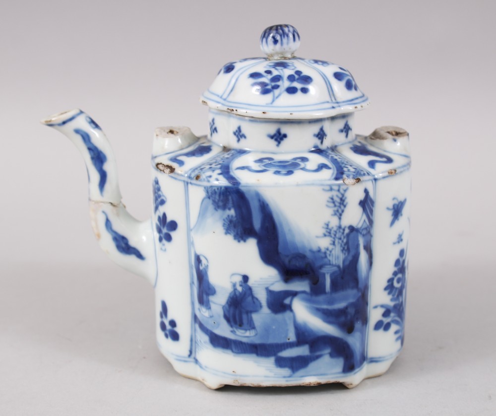 A CHINESE KANGXI BLUE AND WHITE PORCELAIN TEAPOT & COVER, with various painted panels depicting