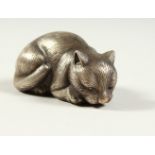 A RUSSIAN SILVER SLEEPING CAT. 7cms long. Mark 84 Head. Maker I. P.