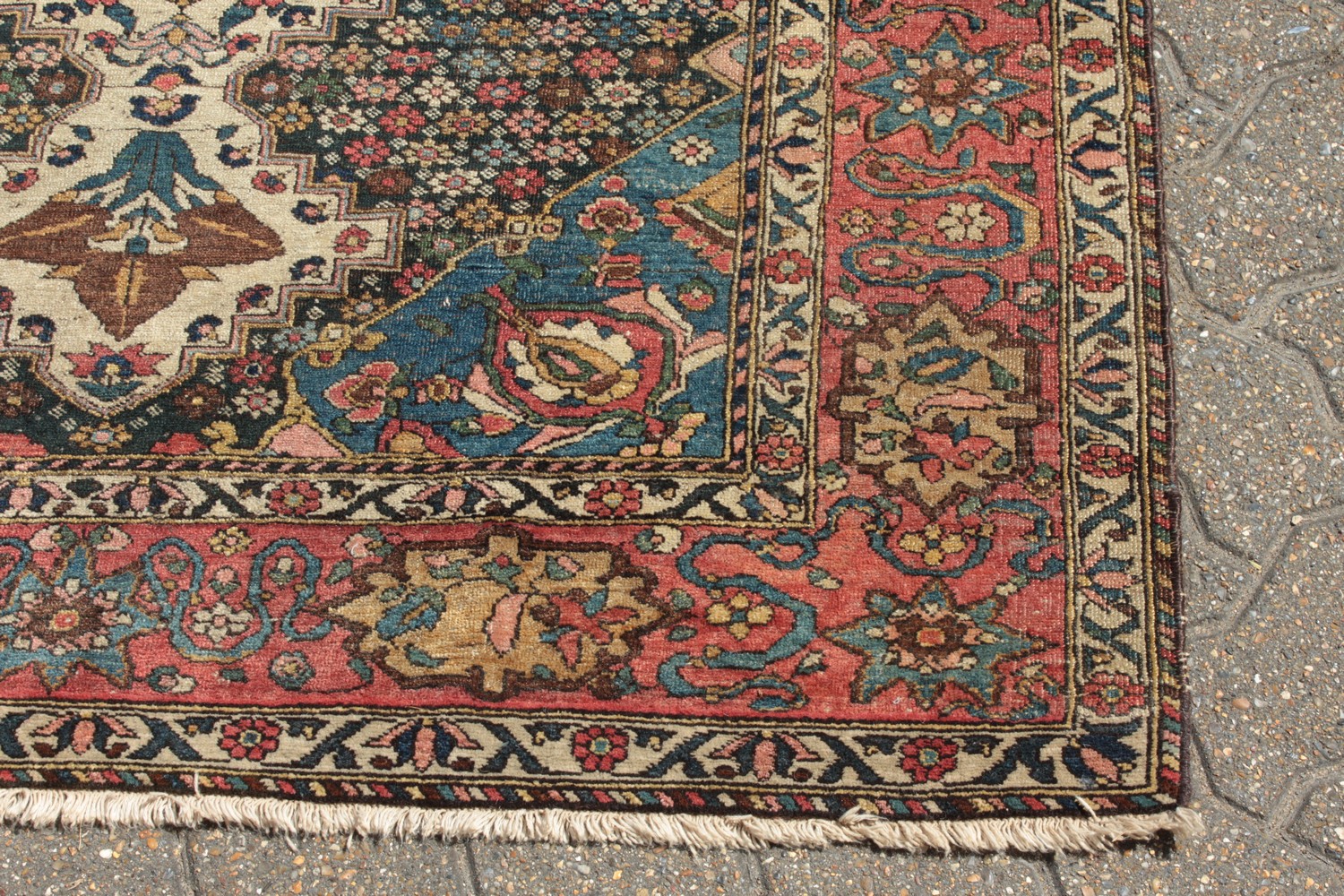 A FINE ANTIQUE SHAH ASHRAFI BAKHTIARI PERSIAN RUG with an allover patterb, central motif and smaller - Image 2 of 7