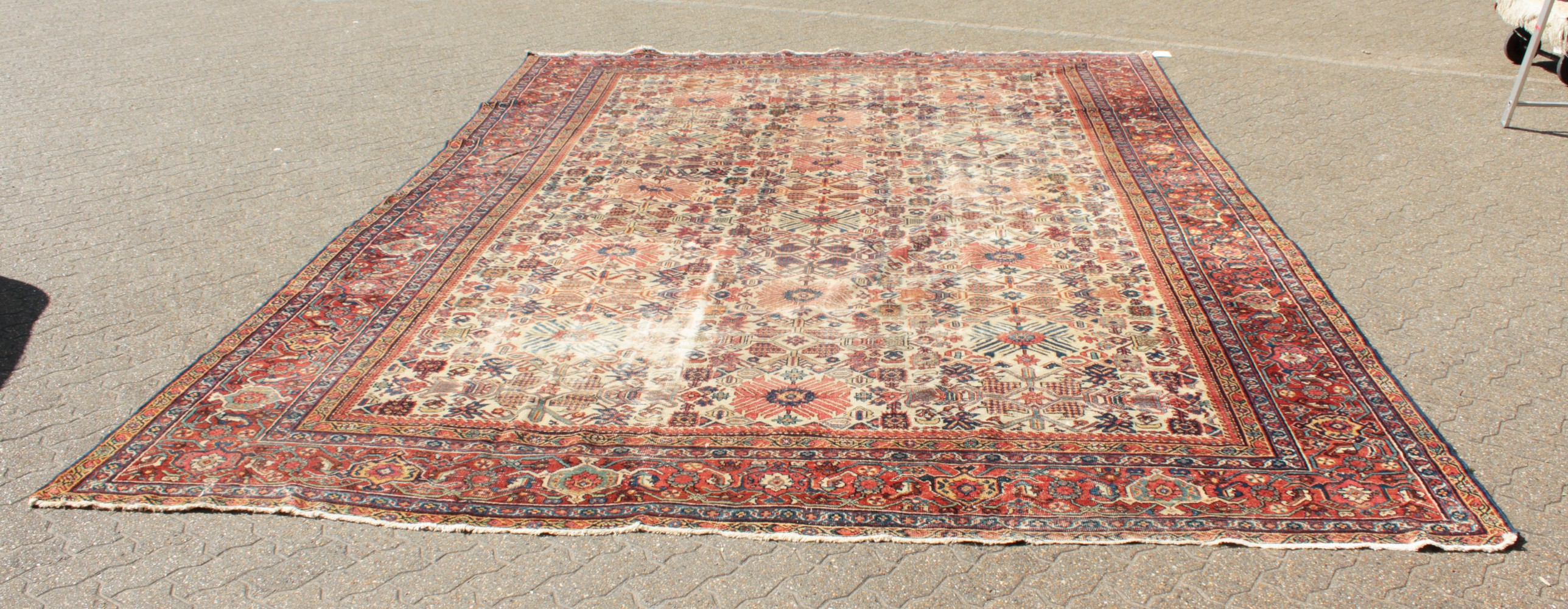 A VERY LARGE PERSIAN MAHAL CARPET. 15ft x 10ft 6ins. - Image 2 of 17