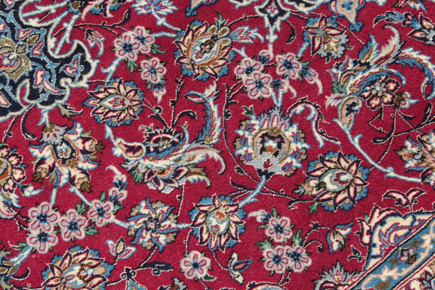 A FINE PERSIAN SILK AND WOOL ISFAHAN CARPET with allover red and blue design. - Image 3 of 8