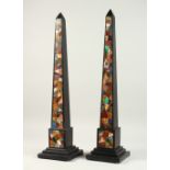 A GOOD LARGE PAIR OF MARBLE OBELISKS, with pietra dura inlay. 76cms high.