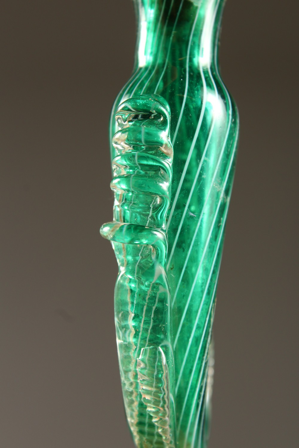 AN ITALIAN GREEN GLASS SPIRAL SHAPED SCENT BOTTLE with cork stopper. 7.5cms long. - Image 2 of 7